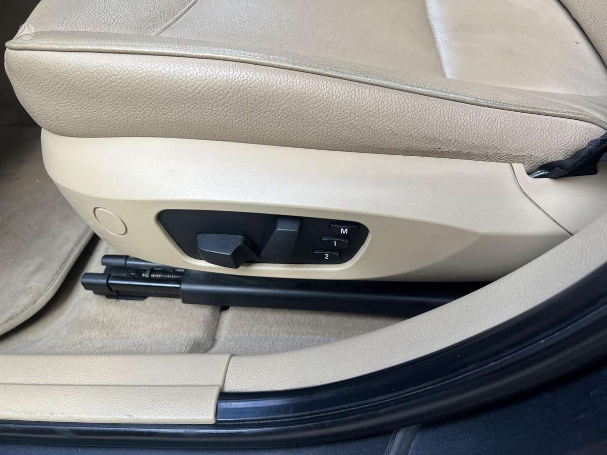 BMW X1 2013 — photo 14