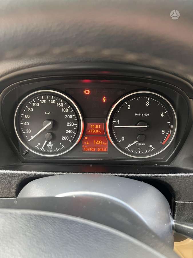 BMW X1 2013 — photo 8