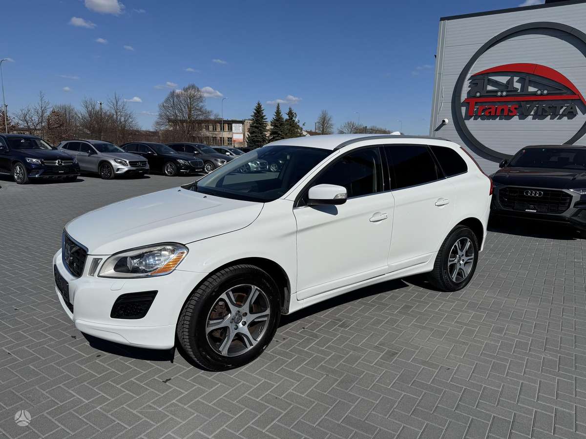 Volvo XC60 2010 — вигляд ззаду