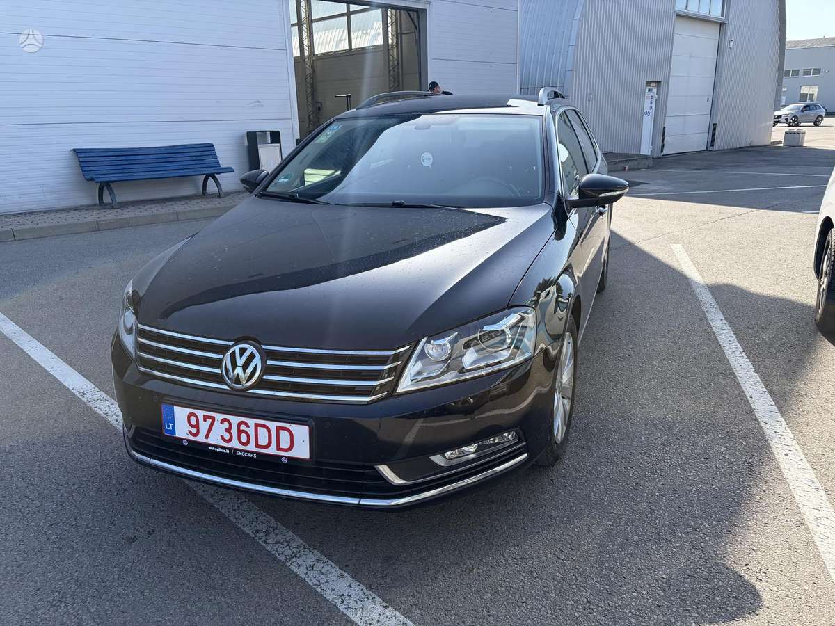 Volkswagen Passat 2014 — вигляд ззаду