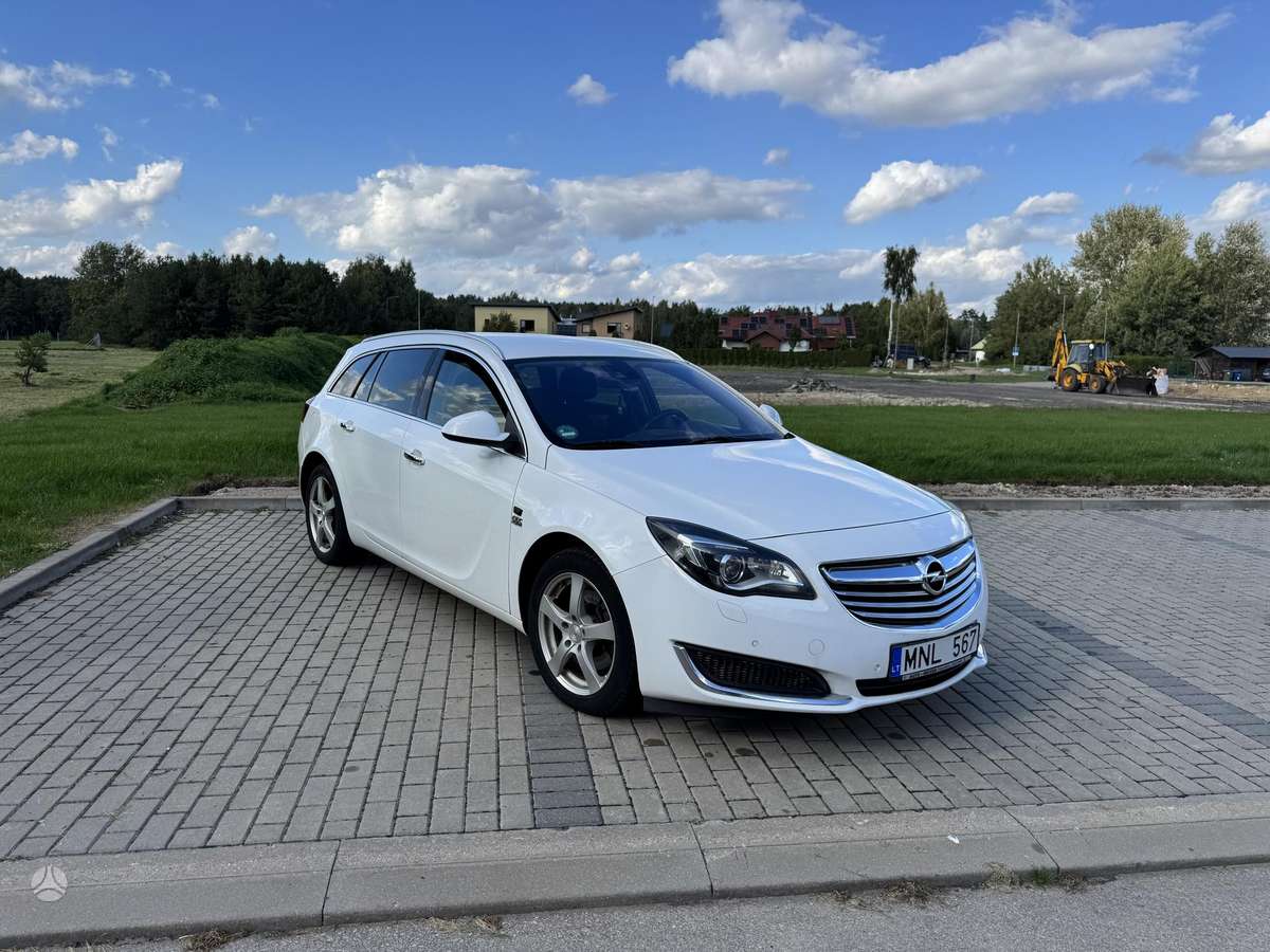 Opel Insignia 2014 — rear view