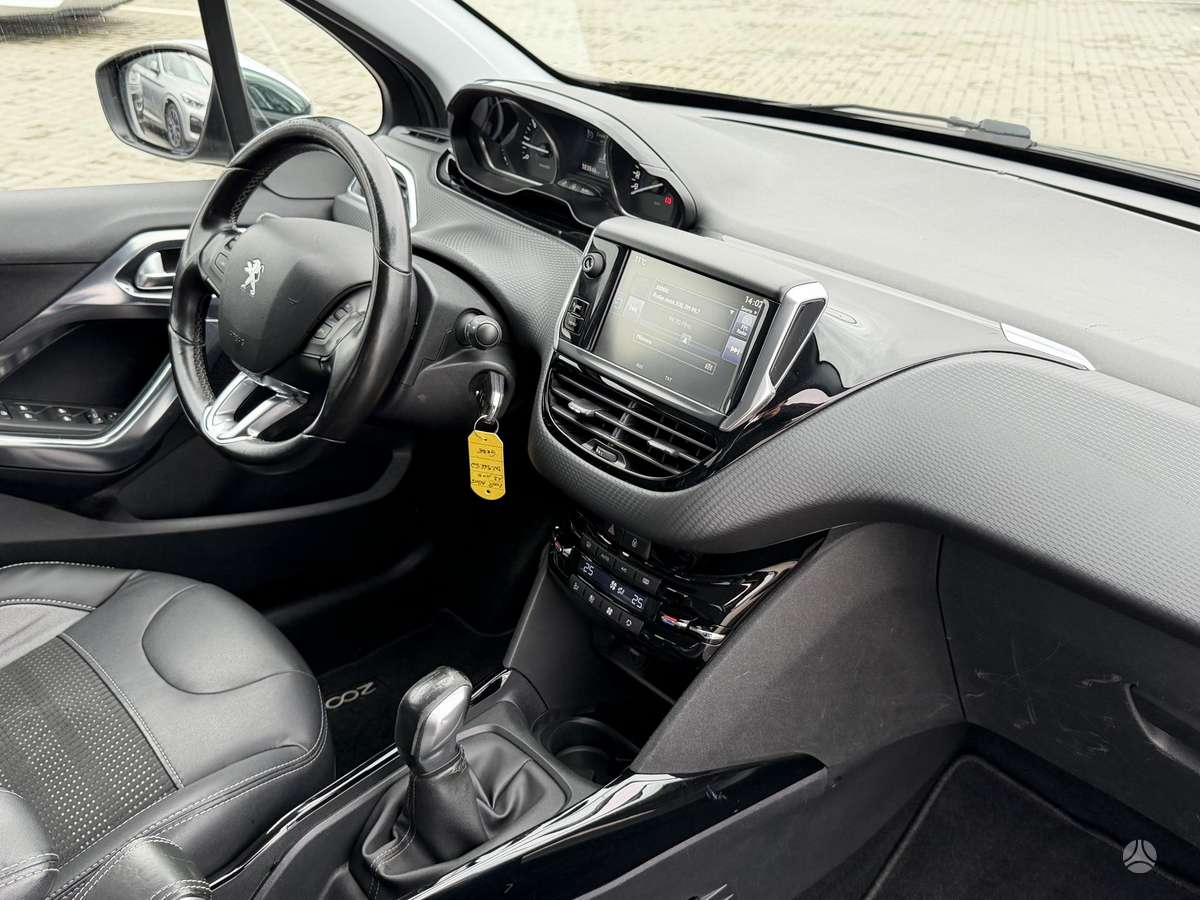 Peugeot 2008 2015 — photo 10