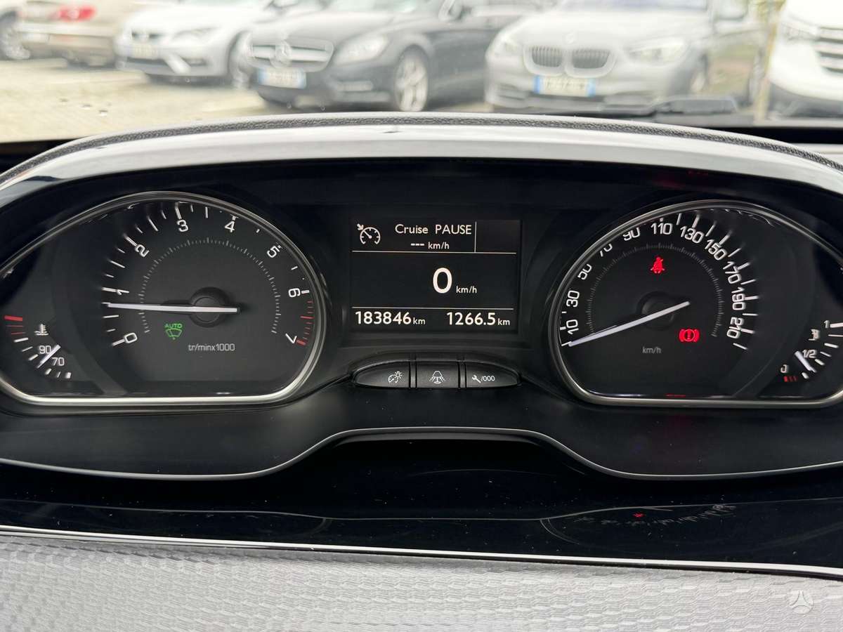 Peugeot 2008 2015 — photo 14