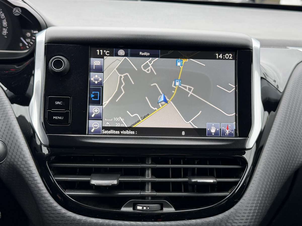 Peugeot 2008 2015 — photo 15