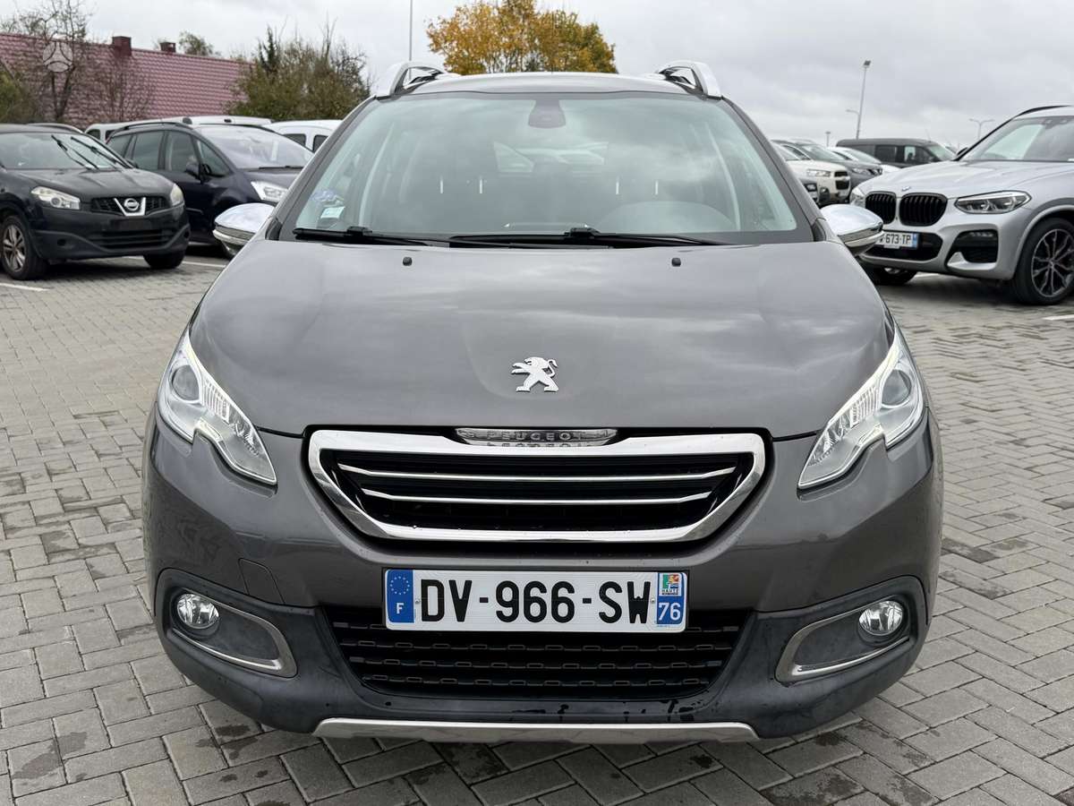 Peugeot 2008 2015 — rear view