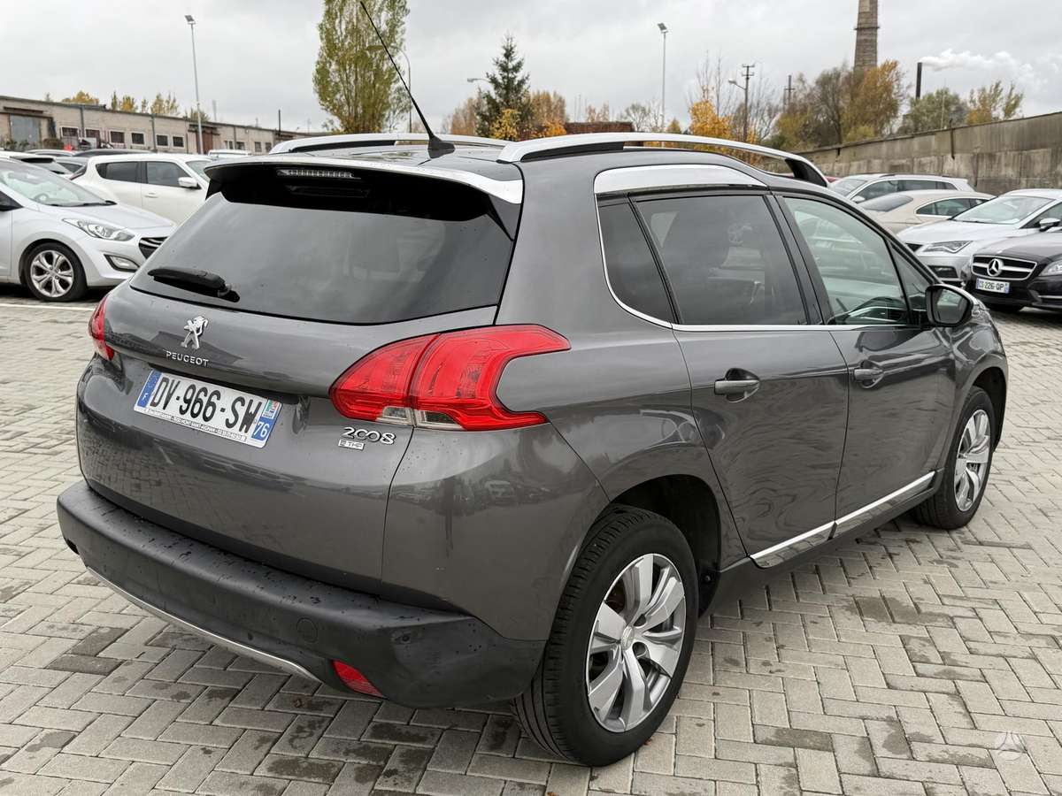 Peugeot 2008 2015 — engine 1199 cm³, 109 HP (80kW)