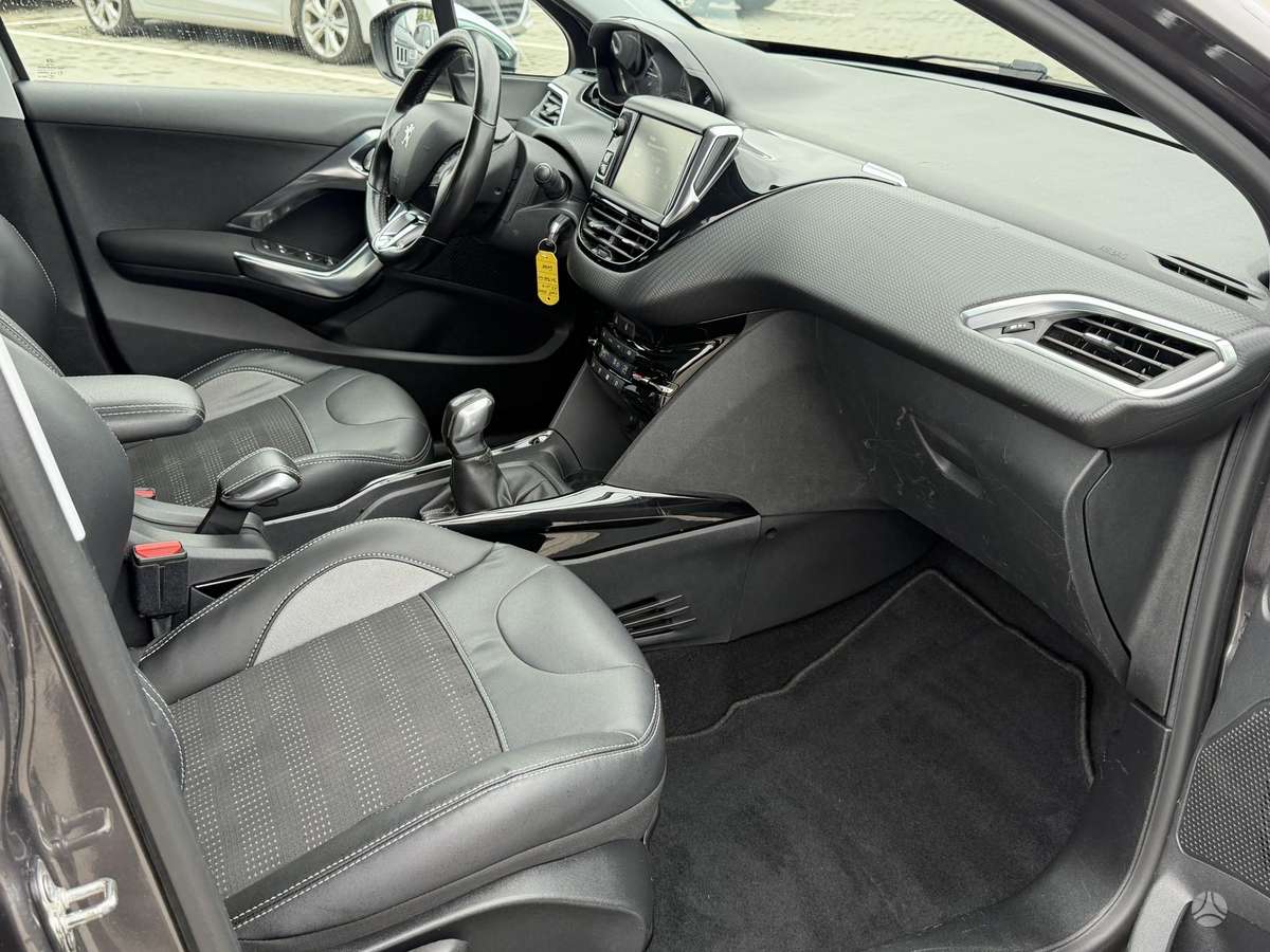 Peugeot 2008 2015 — photo 9