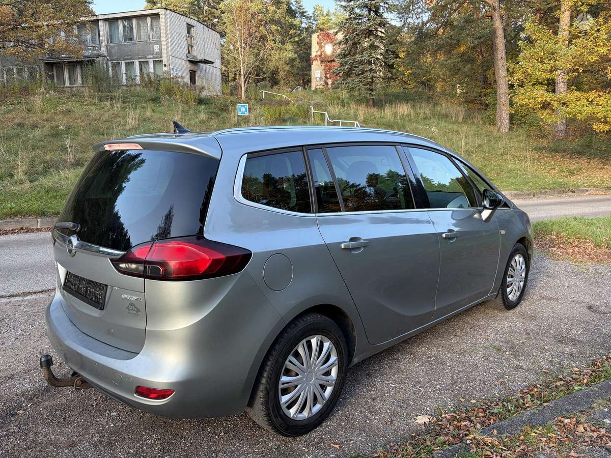 Opel Zafira 2014 — photo 6