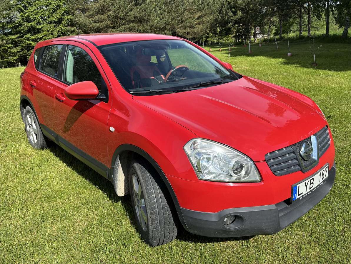 Nissan Qashqai 2008 — rear view