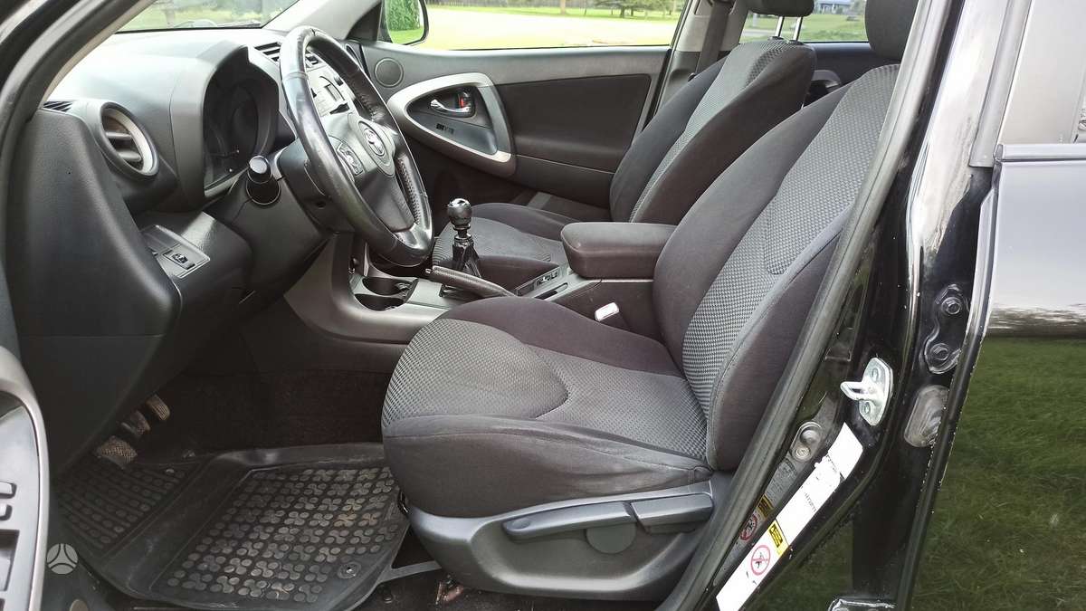 Toyota RAV4 2006 — photo 17
