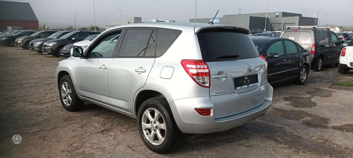 Toyota RAV4 2012 — двигун 2231 cm³, 150 HP (110kW)