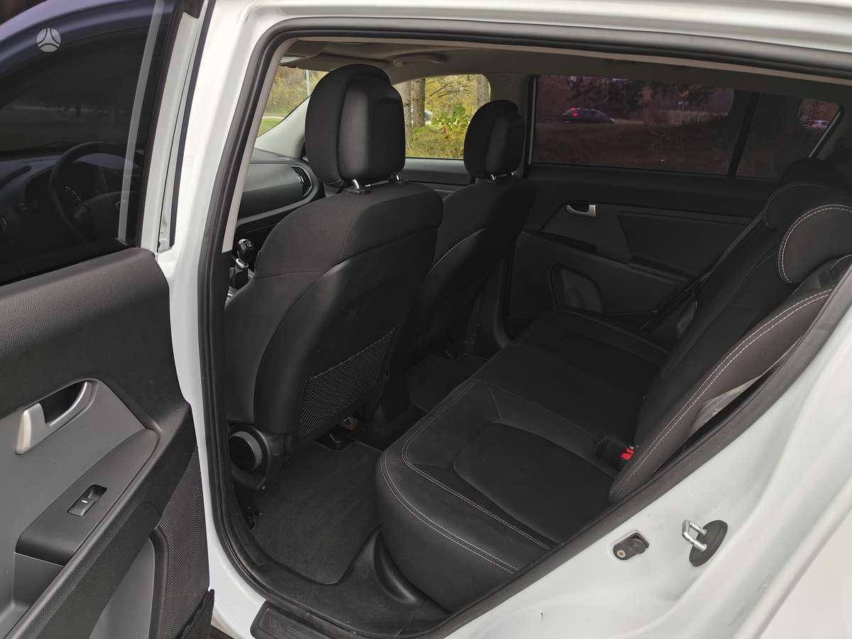 Kia Sportage 2011 — photo 14