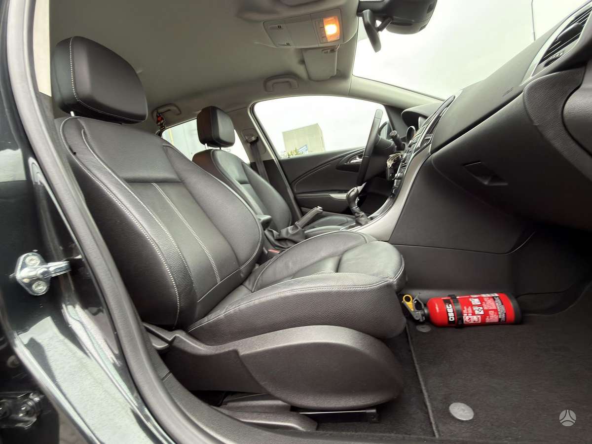 Opel Astra 2014 — фото 18
