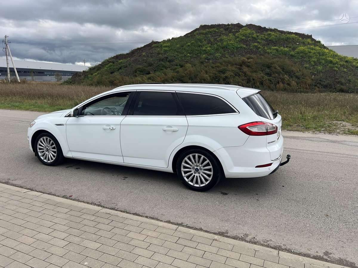 Ford Mondeo 2014 — photo 13