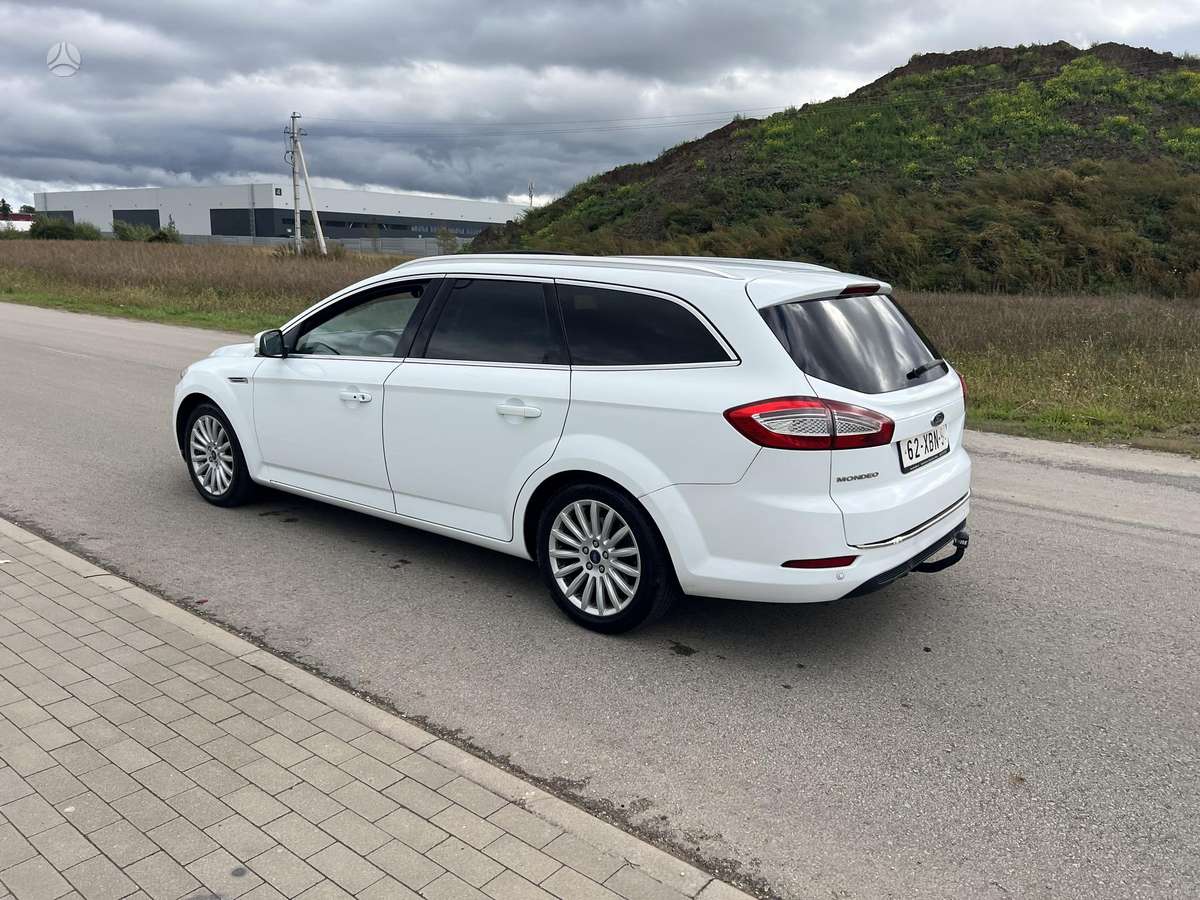 Ford Mondeo 2014 — photo 14