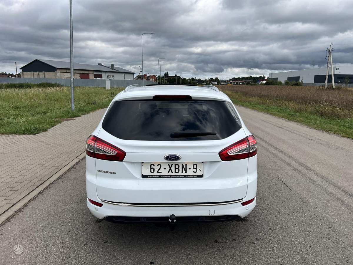 Ford Mondeo 2014 — photo 16