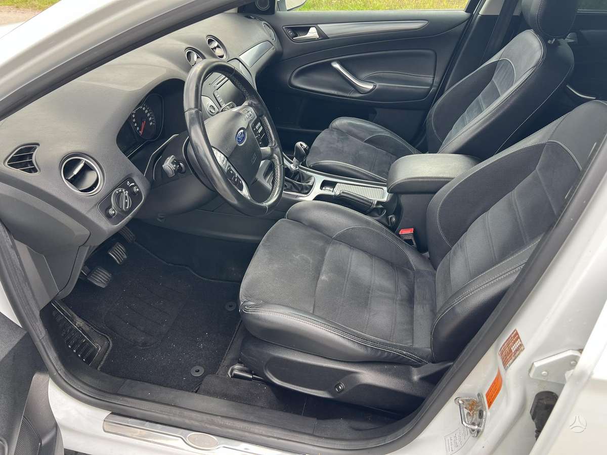 Ford Mondeo 2014 — photo 21