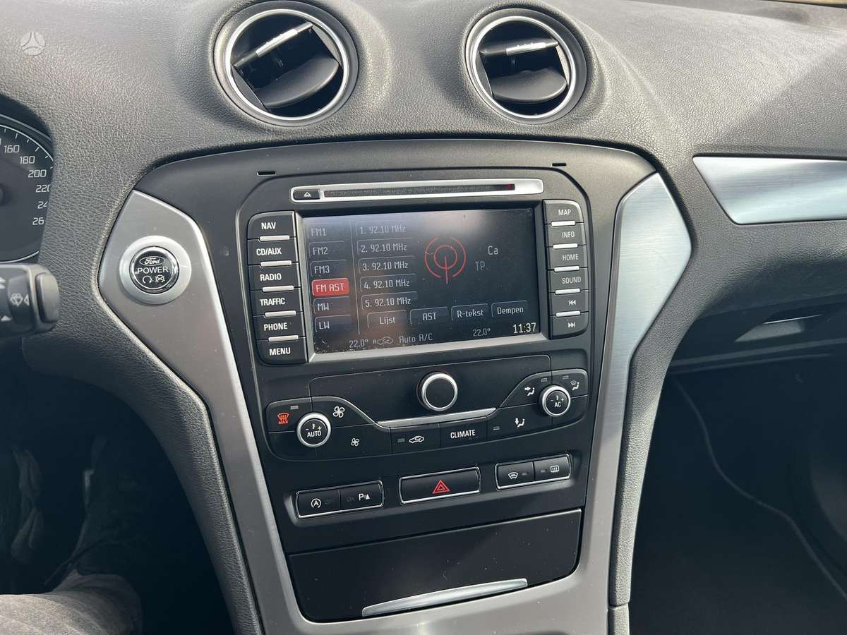 Ford Mondeo 2014 — photo 23