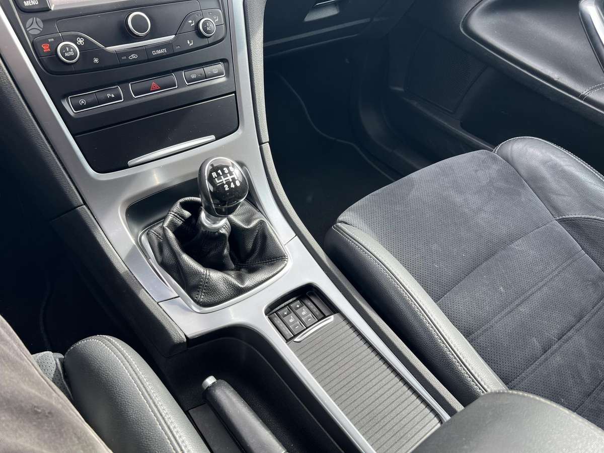 Ford Mondeo 2014 — photo 25