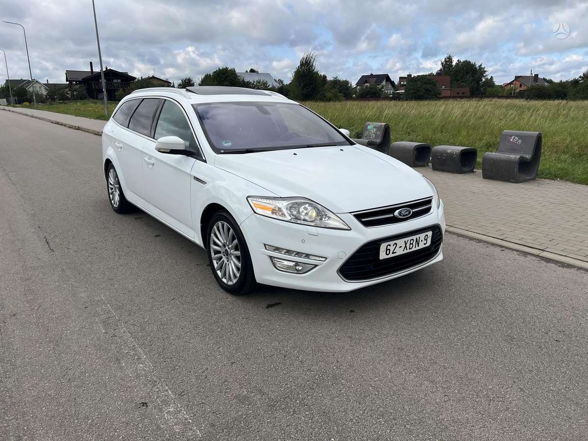Ford Mondeo 2014 — interior