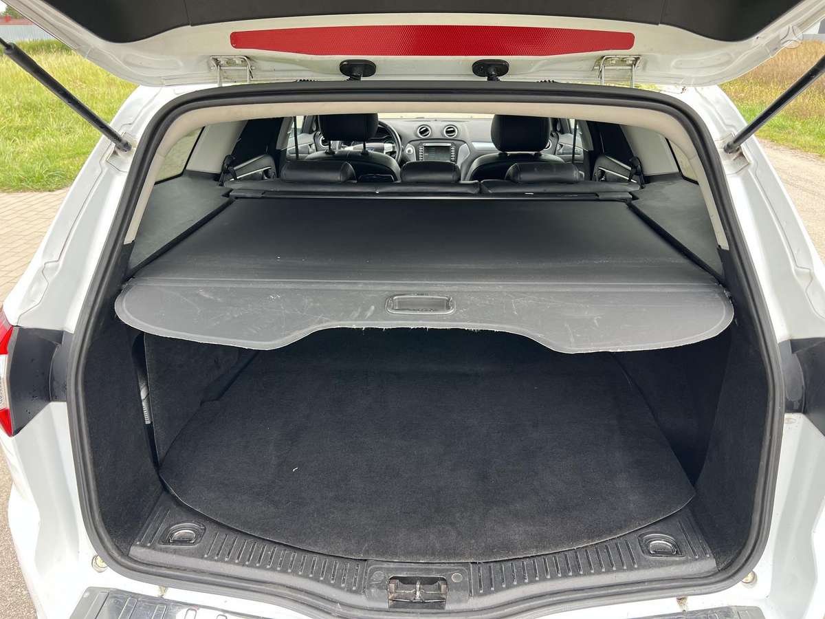 Ford Mondeo 2014 — photo 30
