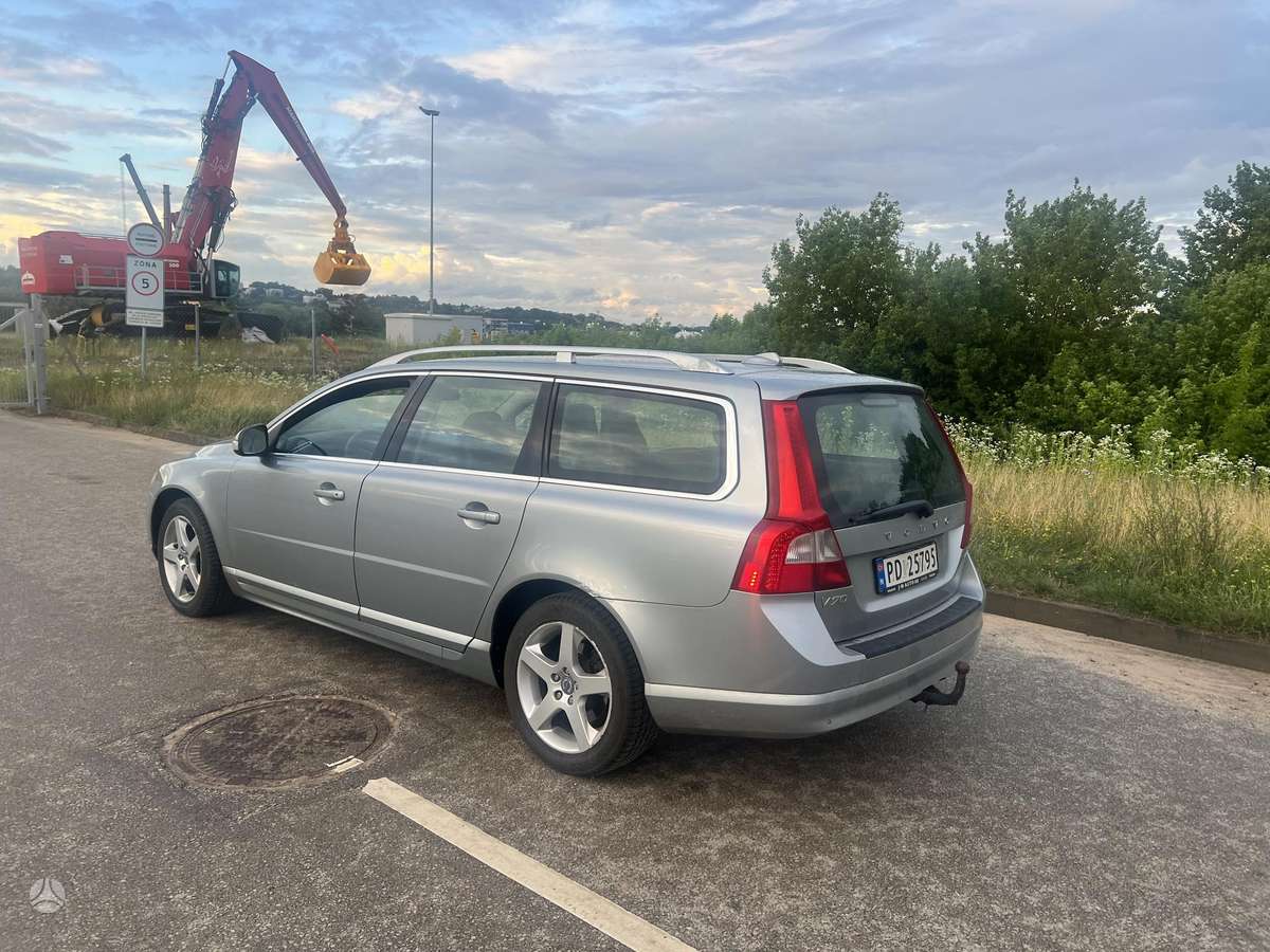Volvo V70 2008 — engine 2400 cm³, 163 HP (120kW)