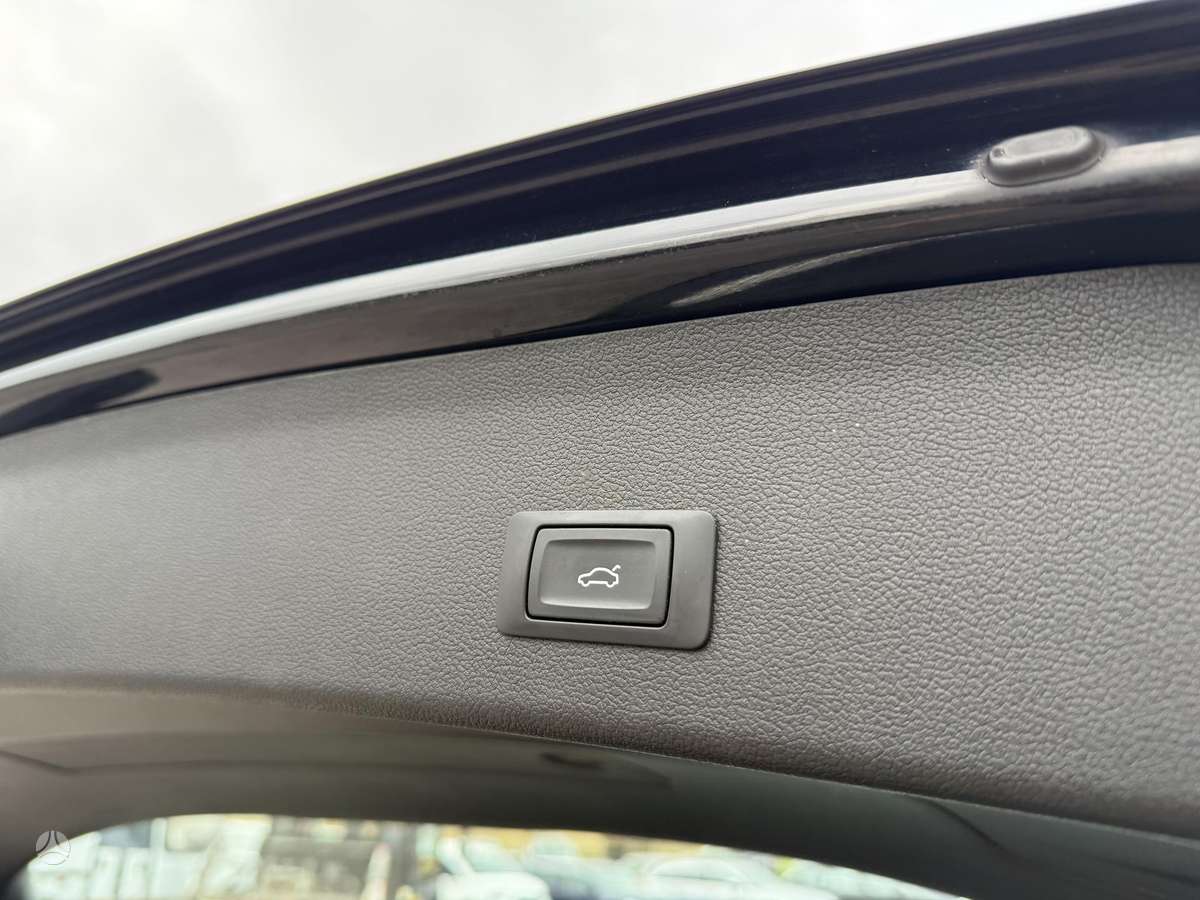 Audi A4 2015 — photo 17