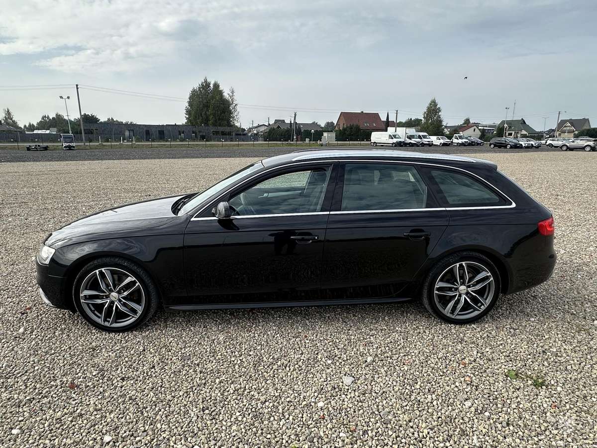 Audi A4 2012 — салон