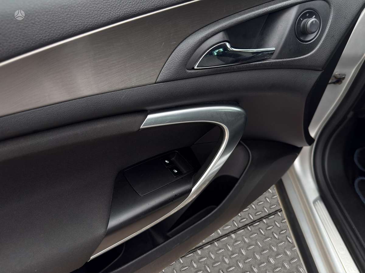 Opel Insignia 2010 — фото 13