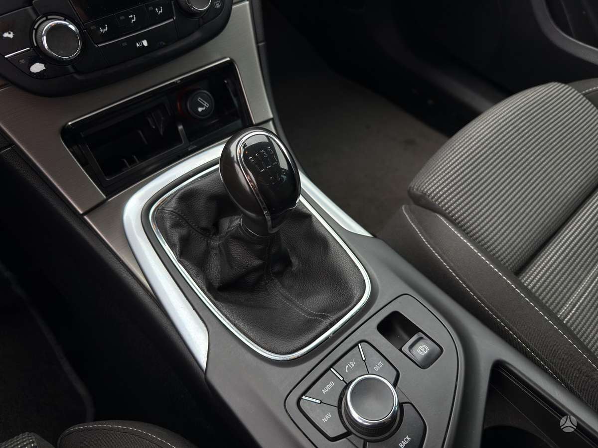 Opel Insignia 2010 — фото 15