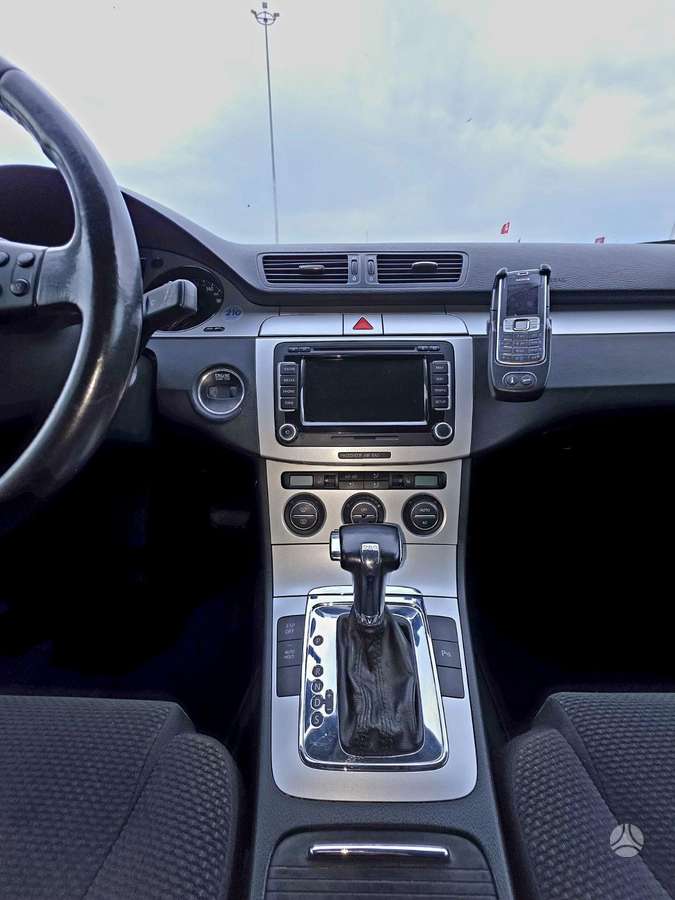 Volkswagen Passat 2008 — photo 12