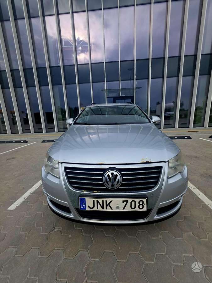 Volkswagen Passat 2008 — rear view