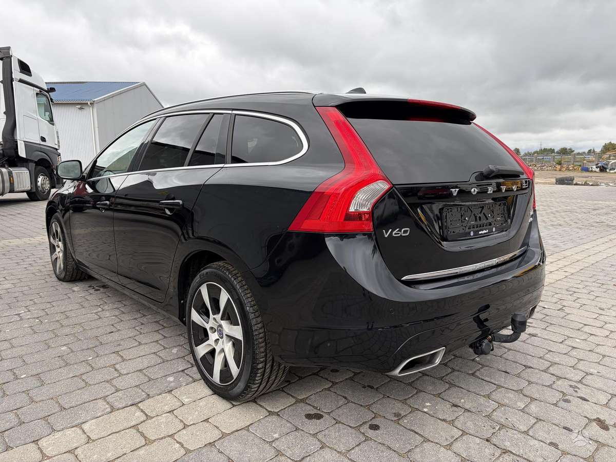 Volvo V60 2014 — вигляд ззаду