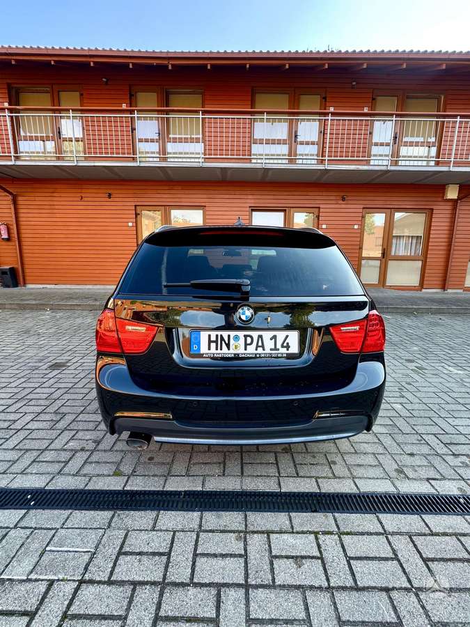 BMW 320 2011 — photo 10