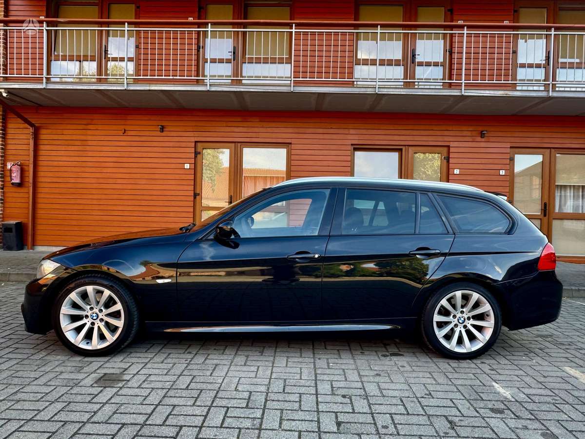 BMW 320 2011 — photo 12
