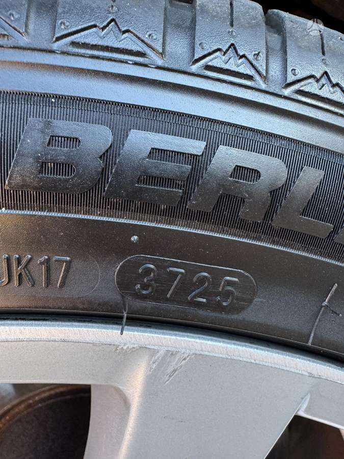 BMW 320 2011 — photo 13