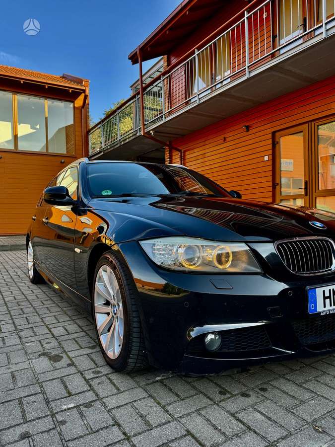 BMW 320 2011 — engine 1995 cm³, 184 HP (135kW)