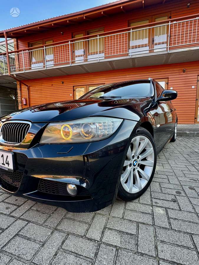 BMW 320 2011 — photo 5