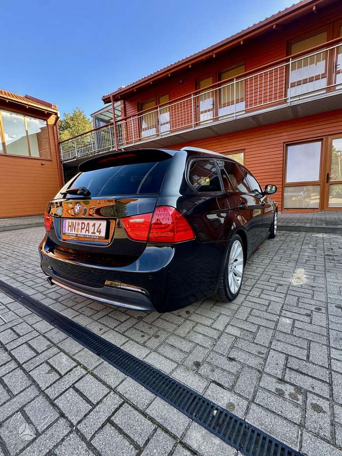 BMW 320 2011 — photo 7