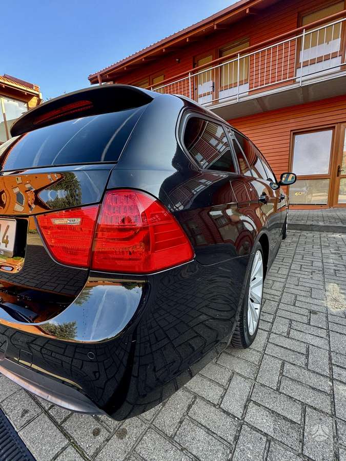 BMW 320 2011 — photo 9