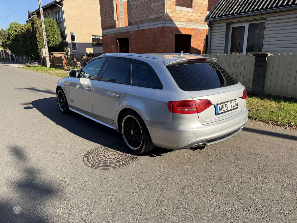 Audi A4 2008 — салон