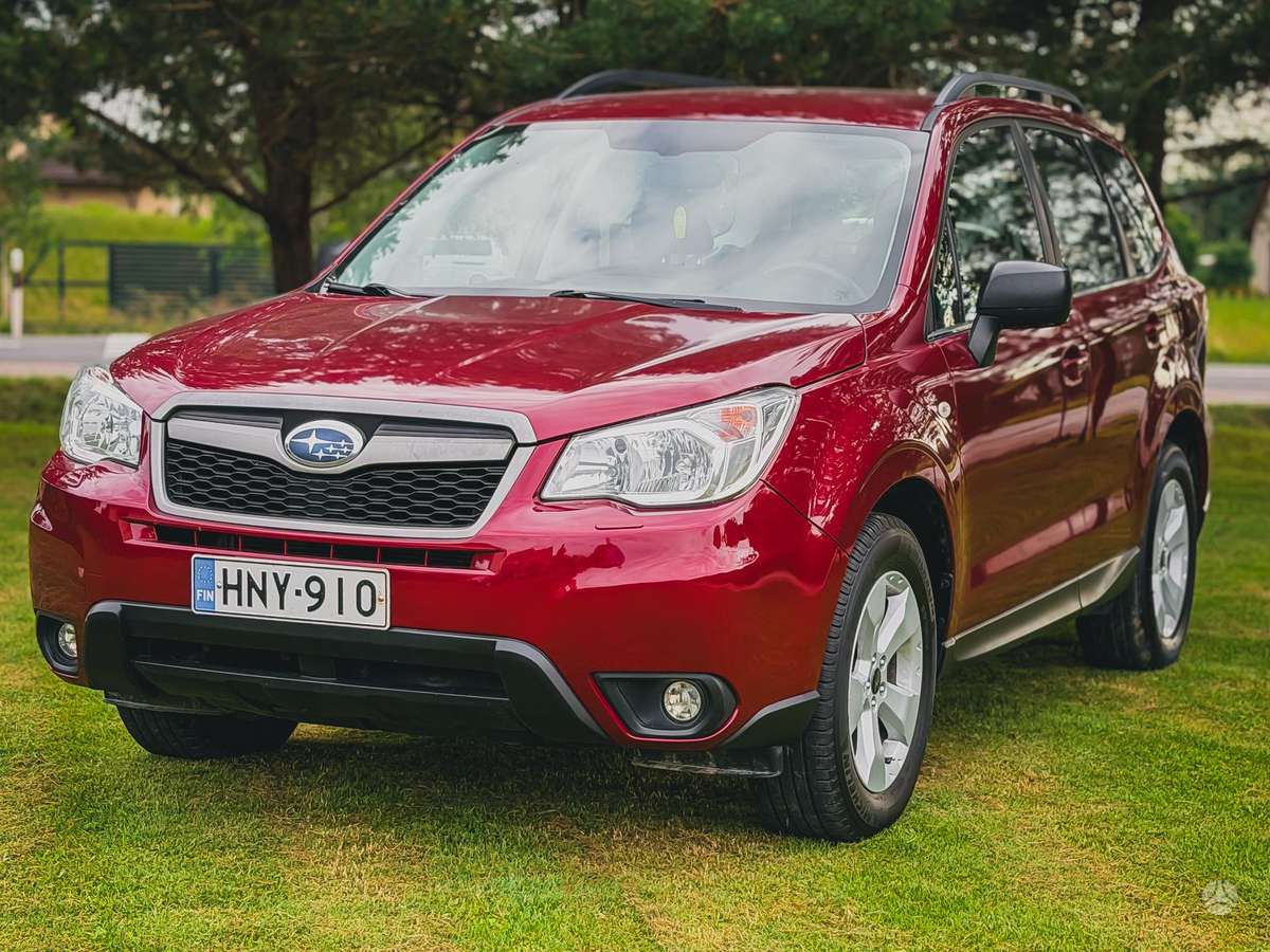 Subaru Forester 2014 — вигляд ззаду