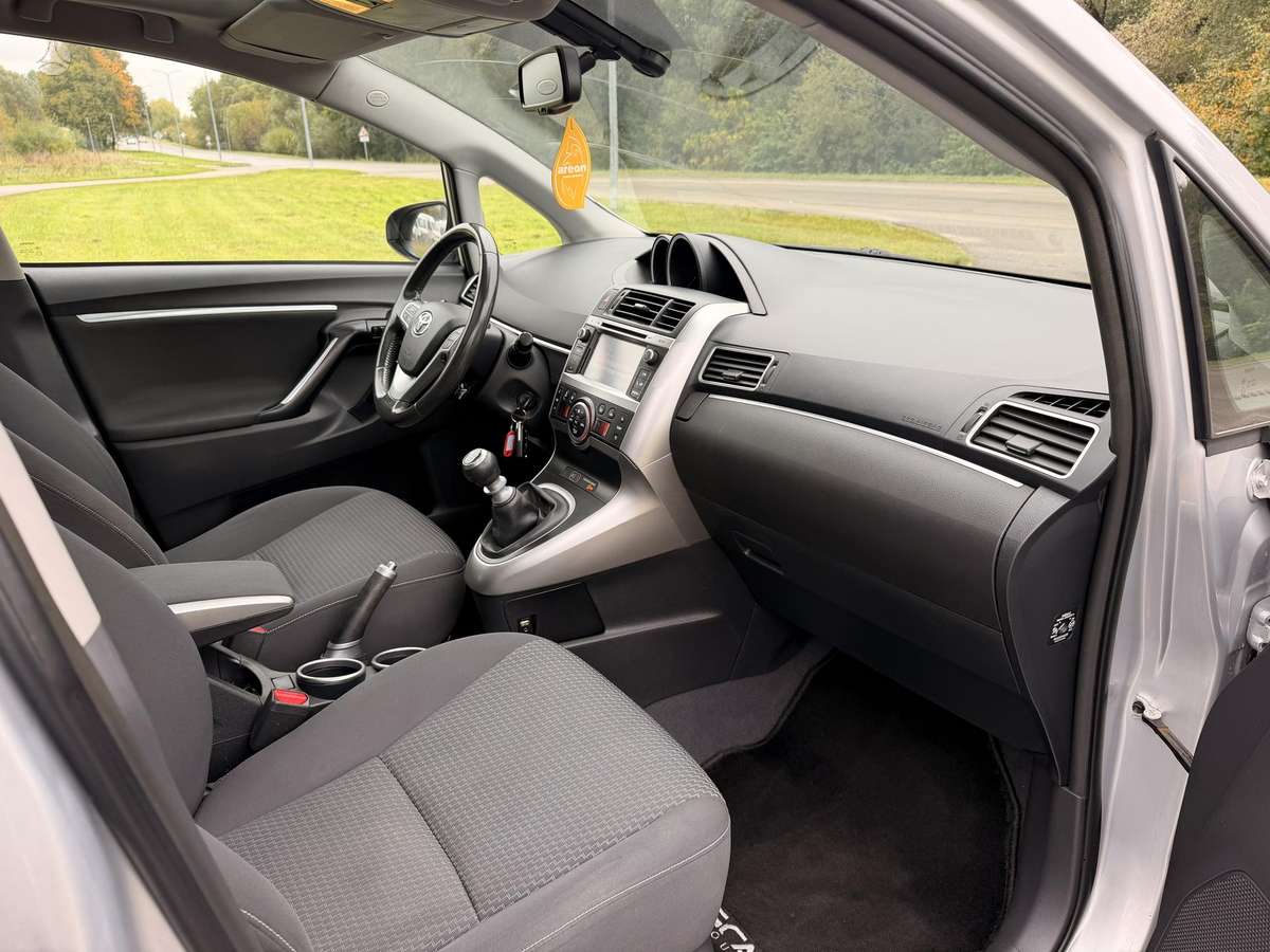 Toyota Verso 2015 — photo 10
