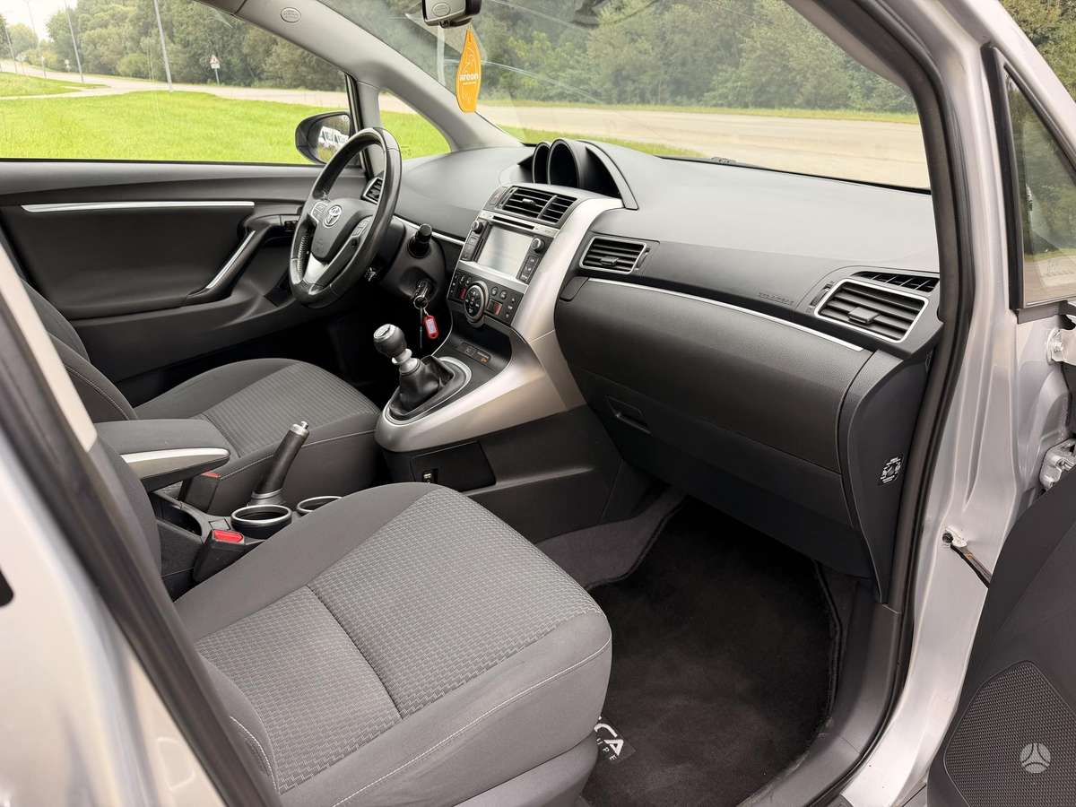 Toyota Verso 2015 — photo 10