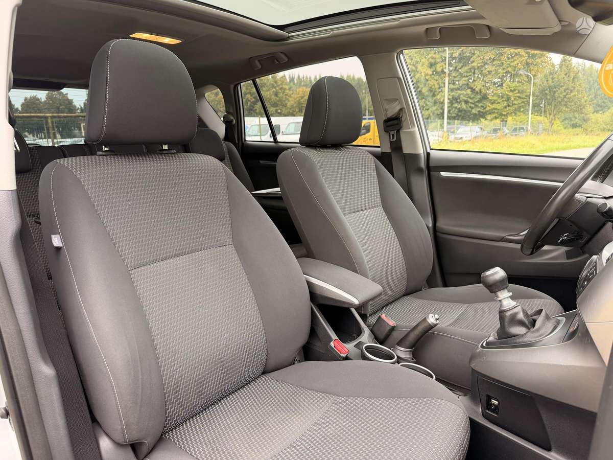 Toyota Verso 2015 — photo 13