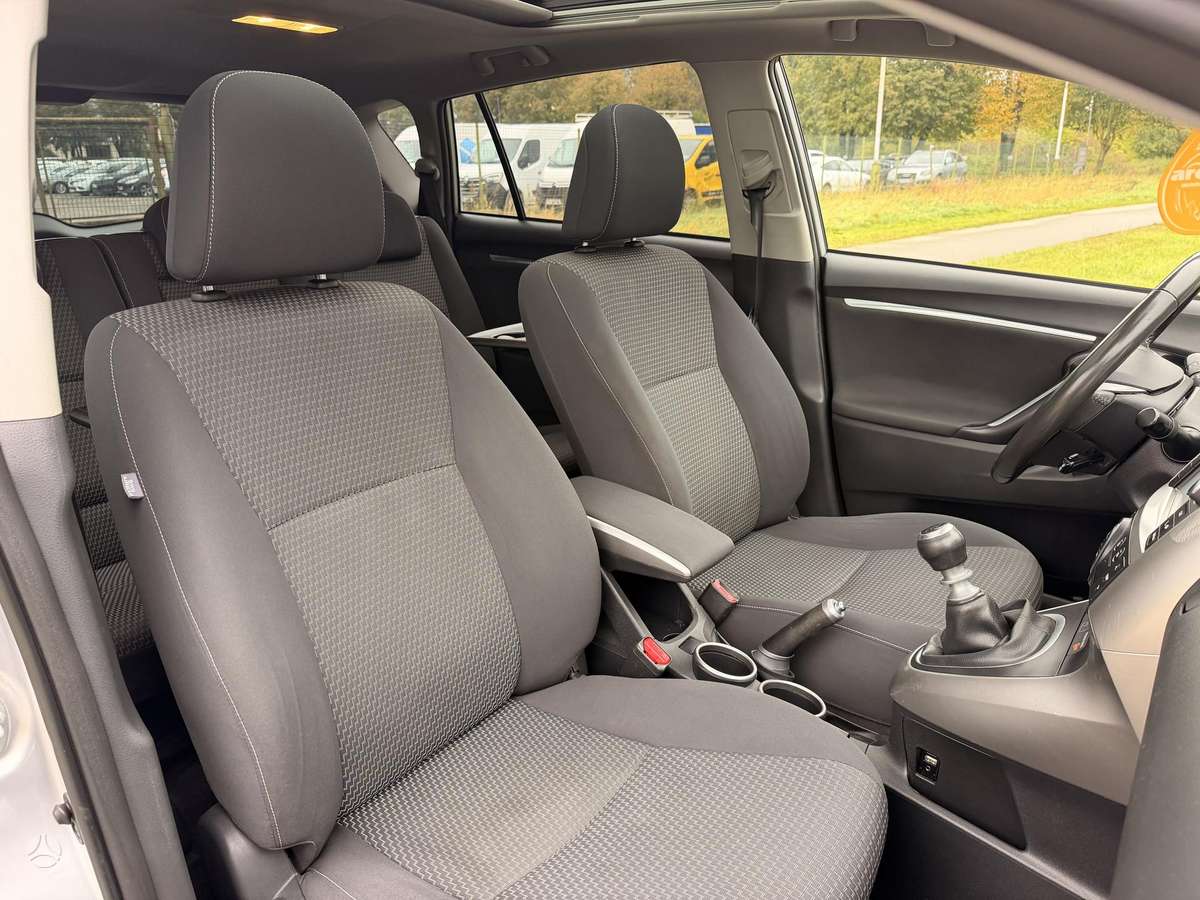 Toyota Verso 2015 — photo 13