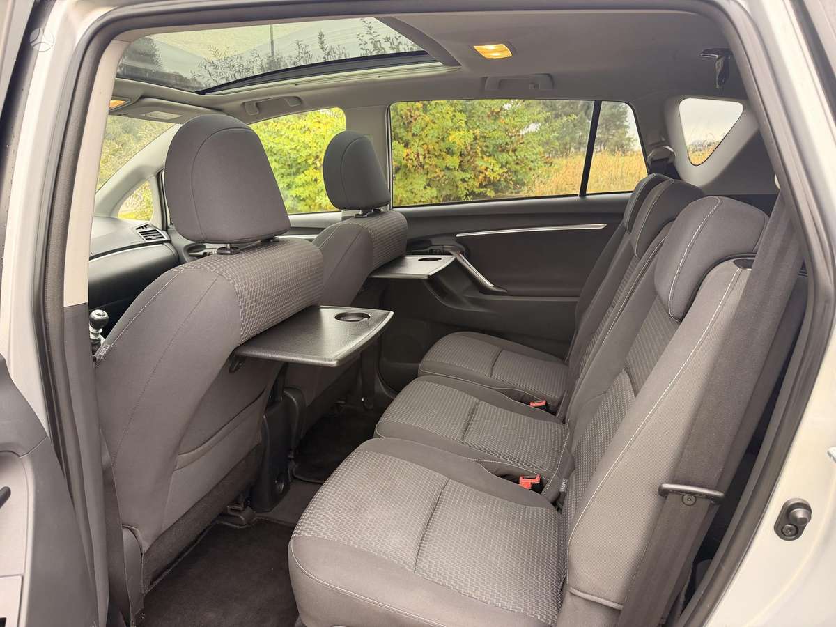 Toyota Verso 2015 — photo 15