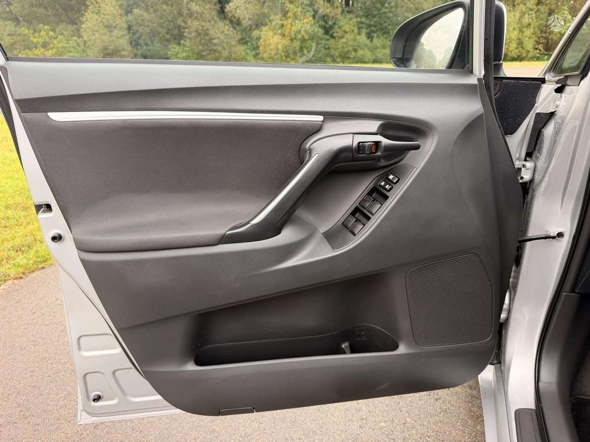 Toyota Verso 2015 — photo 18