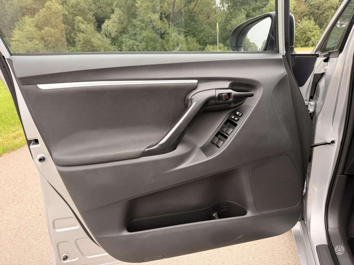 Toyota Verso 2015 — photo 18