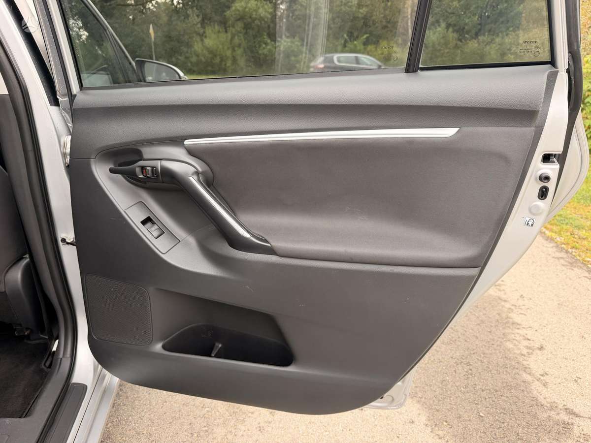 Toyota Verso 2015 — photo 21
